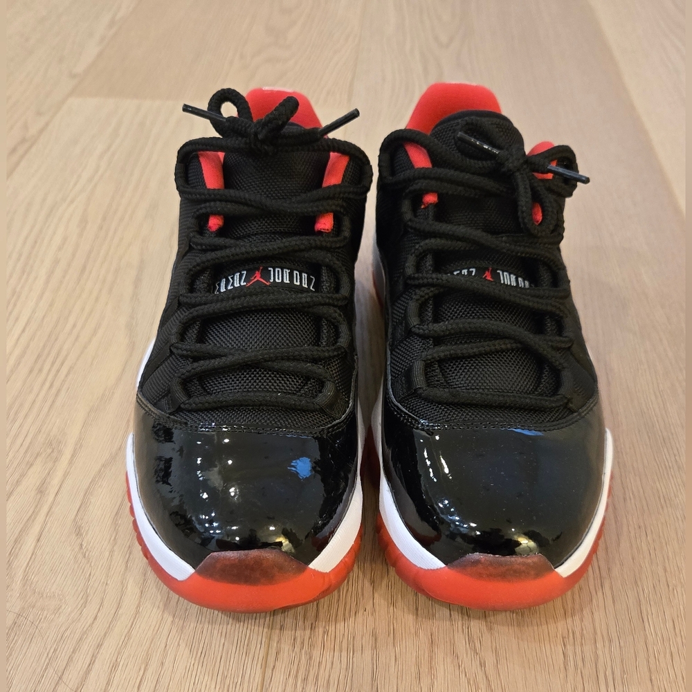 Jordan 11 Low - BRED